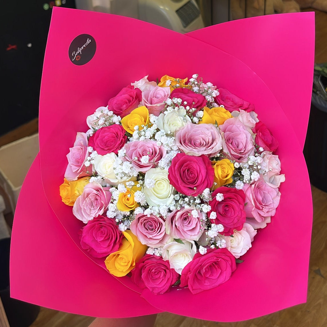 Bouquets de Roses aux Teintes Variées