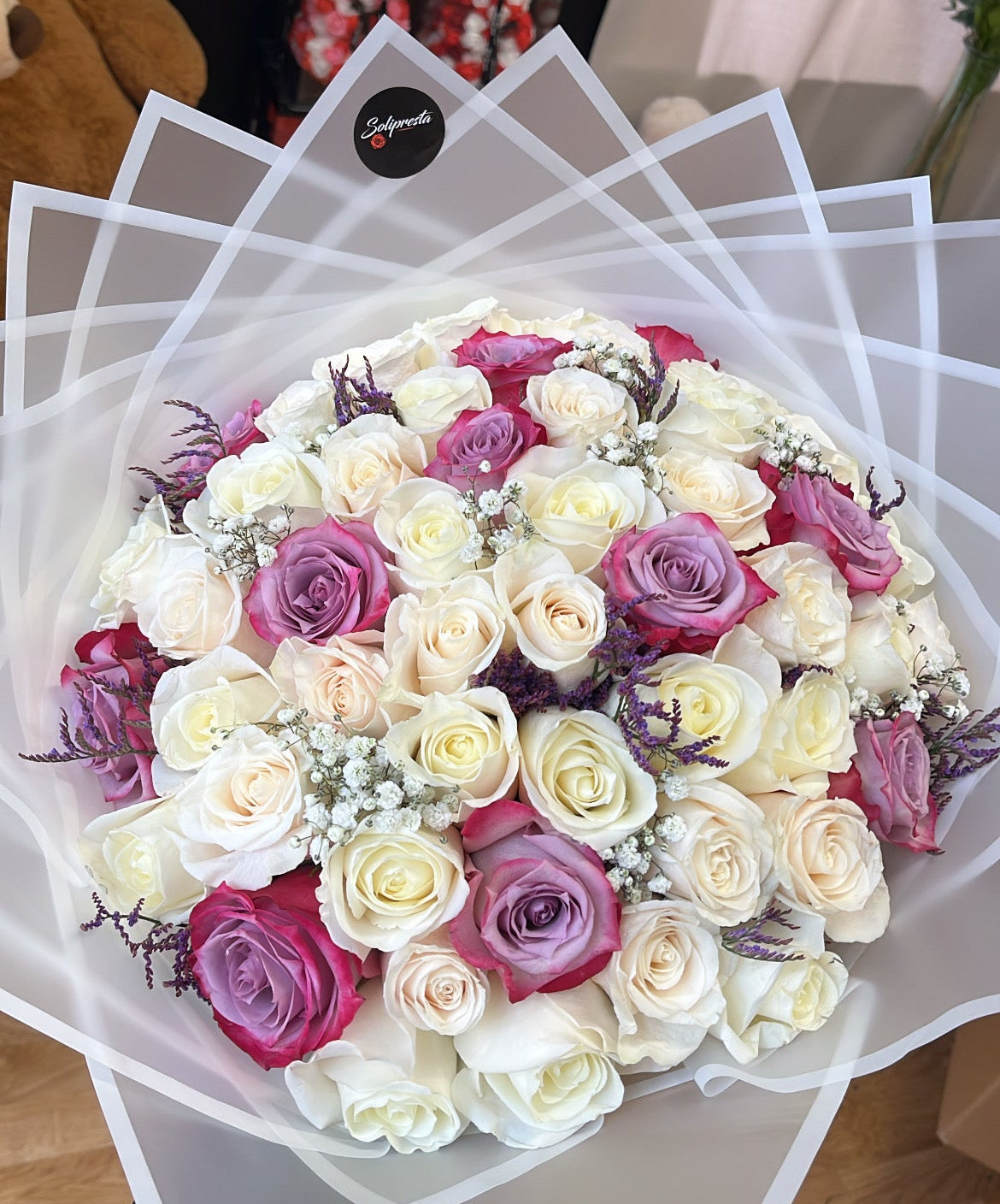 Bouquets de Roses aux Teintes Variées