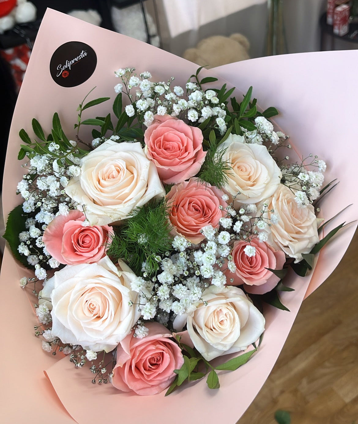 Bouquets de Roses aux Teintes Variées
