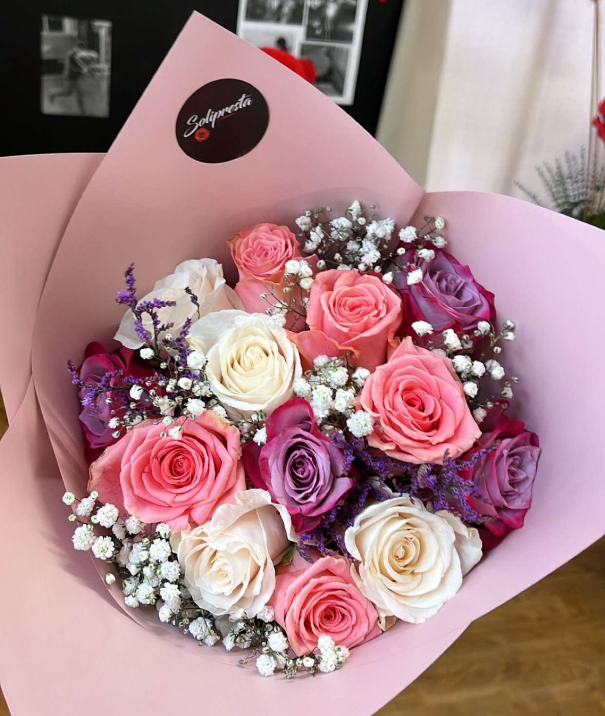 Bouquets de Roses aux Teintes Variées