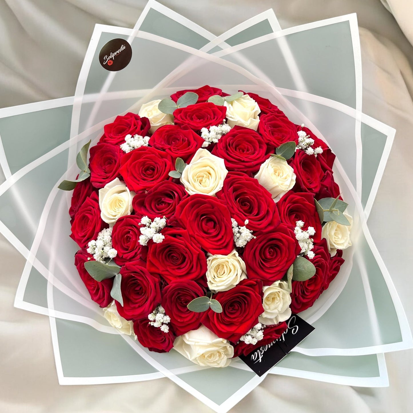 Bouquets de Roses aux Teintes Variées